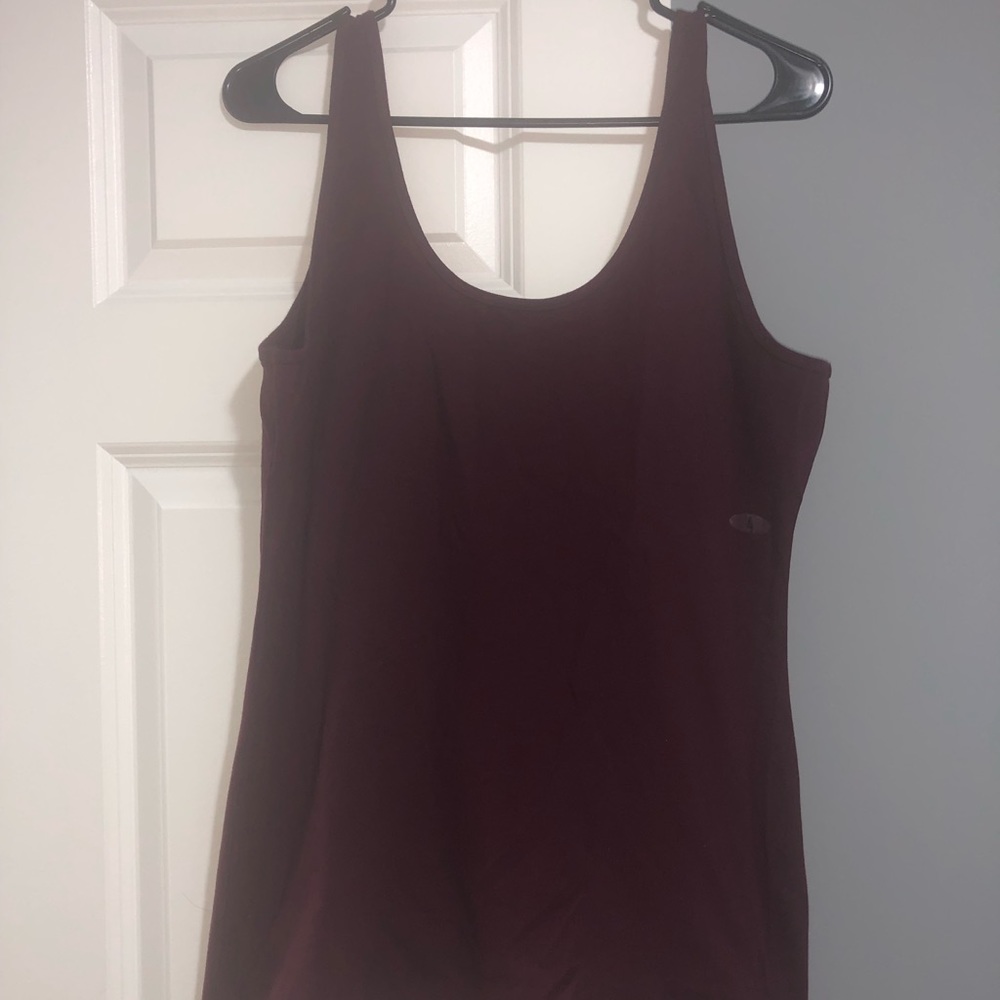 Maroon tank
